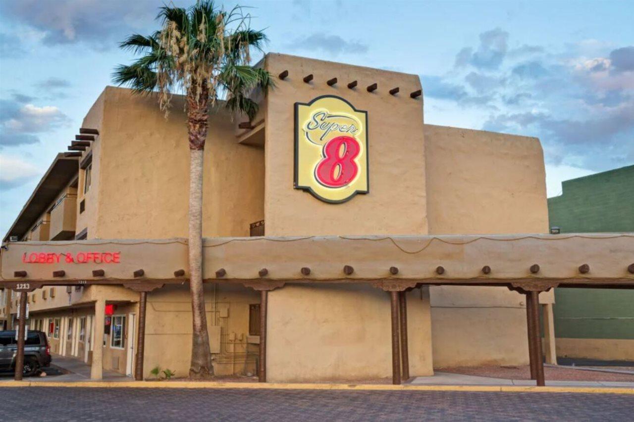 Super 8 By Wyndham Las Vegas North Strip/Fremont St. Area Eksteriør bilde