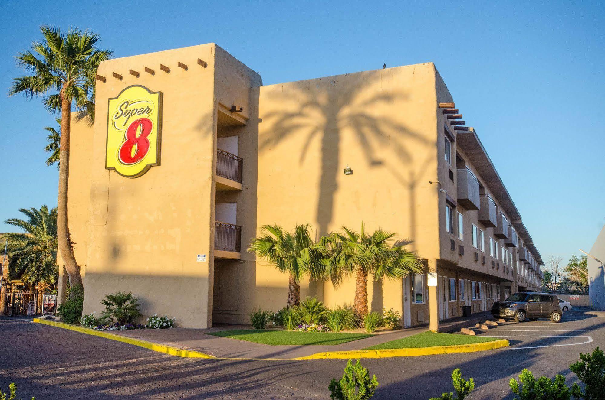 Super 8 By Wyndham Las Vegas North Strip/Fremont St. Area Eksteriør bilde